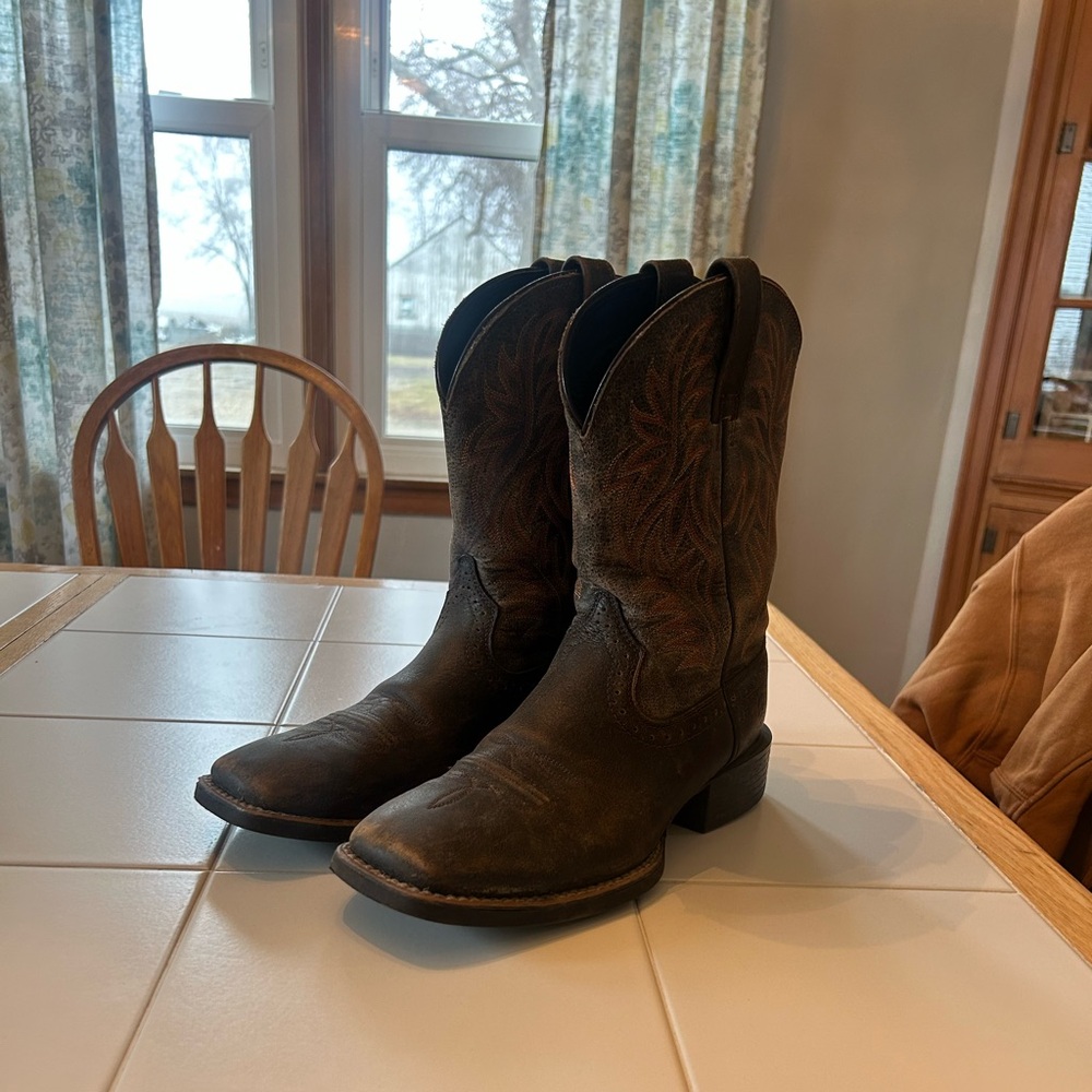 Ariat men’s cowboy boots